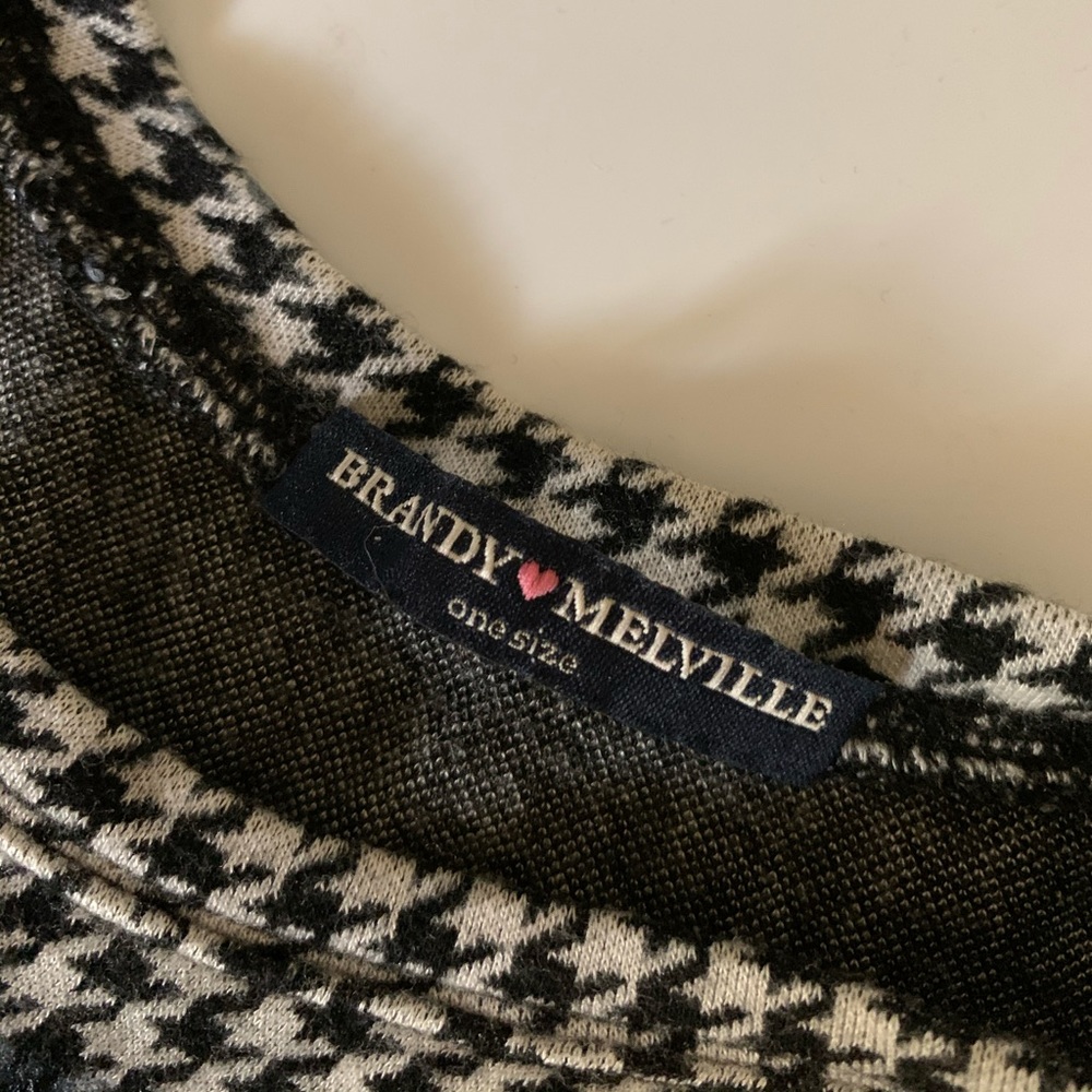 Brandy Melville Sammy Top in Houndstooth - Picture 4 of 5